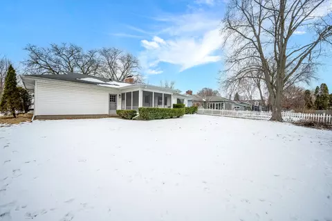 Exterior - 804 Normal Rd, Dekalb, IL 60115 photo 3 of 6