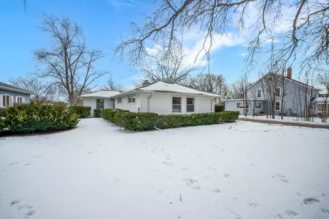 Exterior - 804 Normal Rd, Dekalb, IL 60115 photo 2 of 6