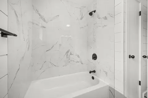Bath - 804 Normal Rd, Dekalb, IL 60115 photo 2 of 3