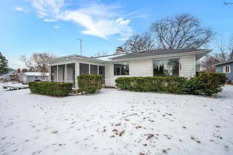 Exterior - 804 Normal Rd, Dekalb, IL 60115 photo 4 of 6