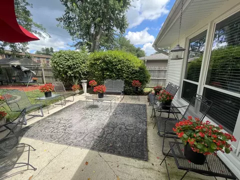 Exterior - 720 Alcoa Ln, Hoffman Estates, IL 60169 photo 6 of 8