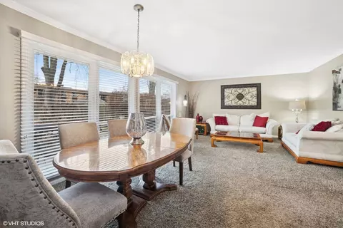Dining - 720 Alcoa Ln, Hoffman Estates, IL 60169 photo 1 of 4