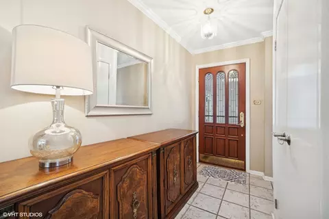 Entry Way - 720 Alcoa Ln, Hoffman Estates, IL 60169 photo 1 of 1