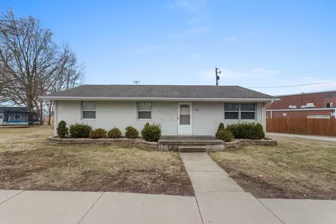101 W State St, Mahomet, IL 61853