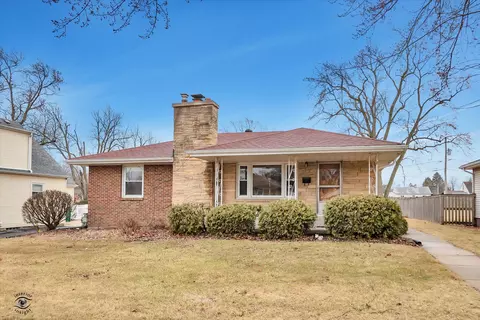 627 E 12th St, Lockport, IL 60441 photo 2