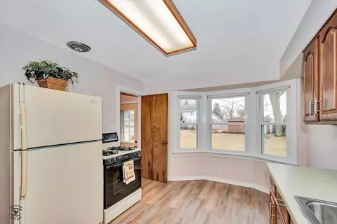 627 E 12th St, Lockport, IL 60441 photo 11