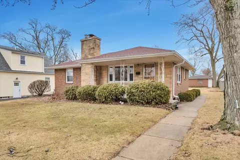 627 E 12th St, Lockport, IL 60441