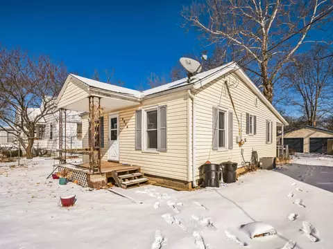 3916 S Granville Ave, Bartonville, IL 61607