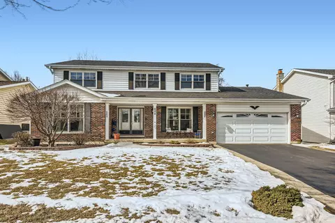 484 Governors Dr, Schaumburg, IL 60193