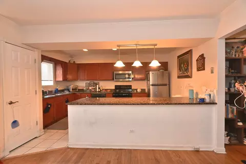 Kitchen - 32 1st St, Wheeling, IL 60090 photo 1 of 2