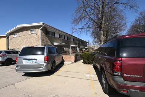 Exterior - 32 1st St, Wheeling, IL 60090 photo 2 of 2