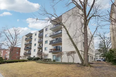 820 Oakton St #5A, Evanston, IL 60202