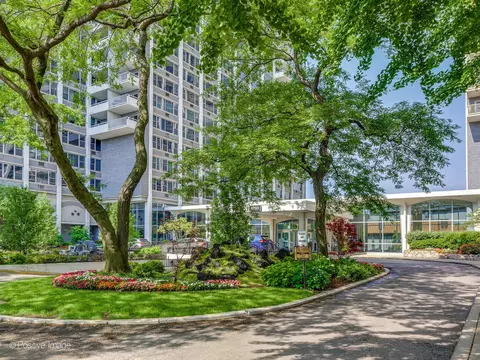 4250 N Marine Dr #522, Chicago, IL 60613