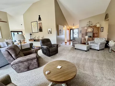 Living - 129 Wright Dr, Utica, IL 61373 photo 3 of 6
