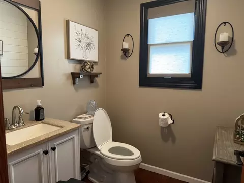 Bath - 129 Wright Dr, Utica, IL 61373 photo 3 of 3