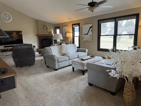 Living - 129 Wright Dr, Utica, IL 61373 photo 6 of 6