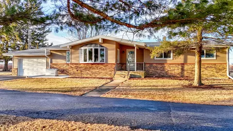 3455 E 13th Rd, Ottawa, IL 61350 photo 2