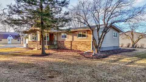 3455 E 13th Rd, Ottawa, IL 61350