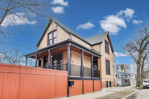 3211 W Mclean Ave, Chicago, IL 60647