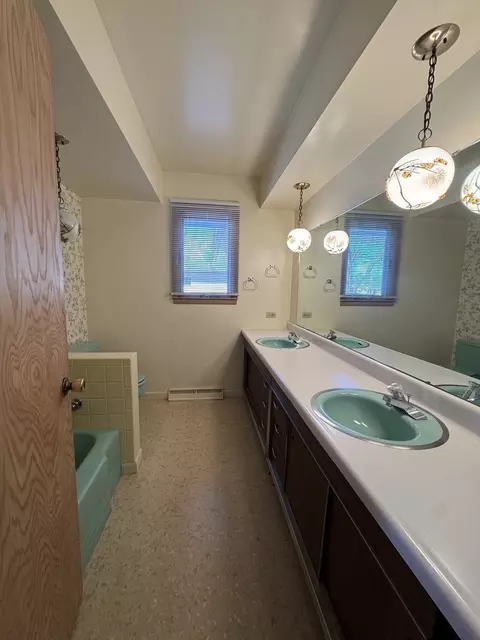 761 Carol Ave, Elgin, IL 60123 photo 16