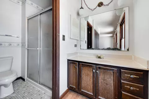 Bath - 1166 Independence Dr, Bartlett, IL 60103 photo 1 of 2