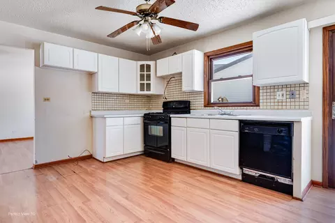 Kitchen - 1166 Independence Dr, Bartlett, IL 60103 photo 2 of 3