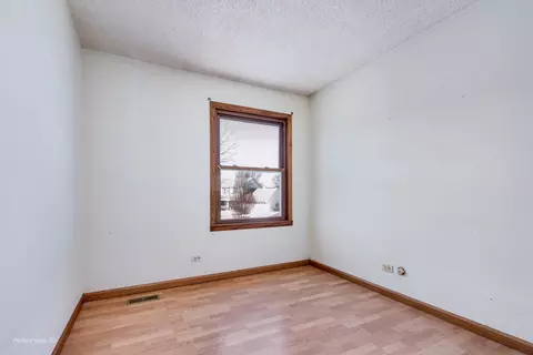 Bedroom - 1166 Independence Dr, Bartlett, IL 60103 photo 6 of 9