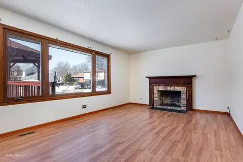 Living - 1166 Independence Dr, Bartlett, IL 60103 photo 3 of 5