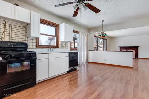 Kitchen - 1166 Independence Dr, Bartlett, IL 60103 photo 3 of 3