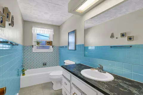 Bath - 209 S Maple St, Onarga, IL 60955 photo 1 of 2