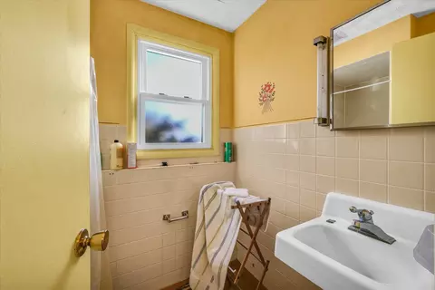 Bath - 209 S Maple St, Onarga, IL 60955 photo 2 of 2