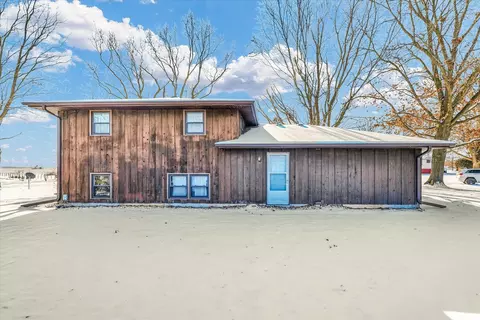 Exterior - 209 S Maple St, Onarga, IL 60955 photo 6 of 8