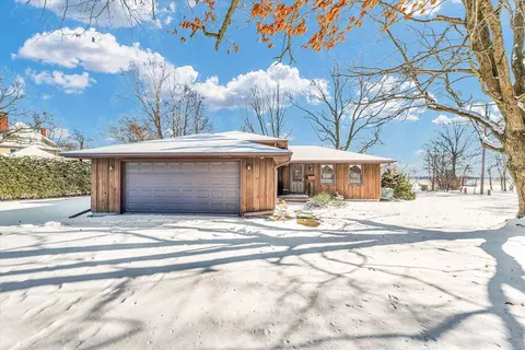 Exterior - 209 S Maple St, Onarga, IL 60955 photo 2 of 8