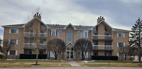 7825 NW Bristol Park Dr #3A, Tinley Park, IL 60477