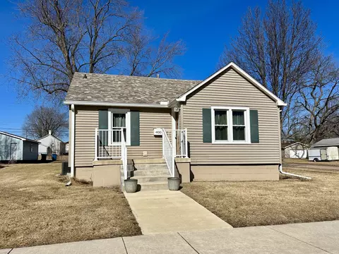 400 W 3rd St, Spring Valley, IL 61362