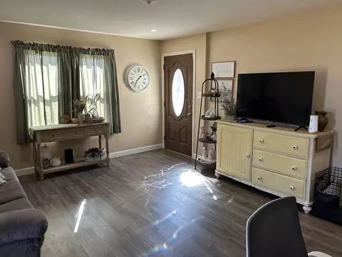400 W 3rd St, Spring Valley, IL 61362 photo 2
