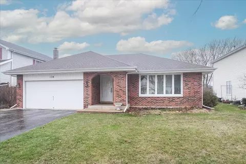 134 S Emerald Ave, Mundelein, IL 60060