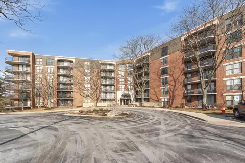 509 Aurora Ave #504, Naperville, IL 60540