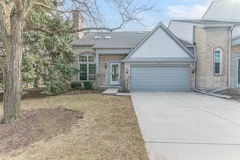 127 Biarritz Ct, Bloomingdale, IL 60108