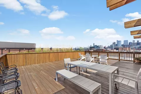 Exterior - 1327 W Washington Blvd #2F, Chicago, IL 60607 photo 4 of 5