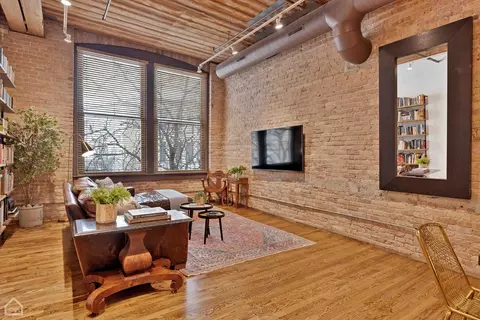 Living - 1327 W Washington Blvd #2F, Chicago, IL 60607 photo 1 of 5