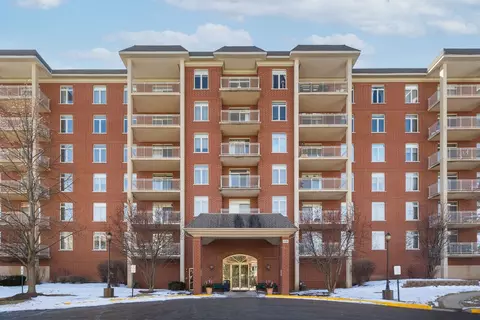 8300 Callie Ave #405, Morton Grove, IL 60053