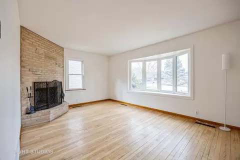 Living - 5217 W Beach Ave, Mchenry, IL 60050 photo 2 of 2
