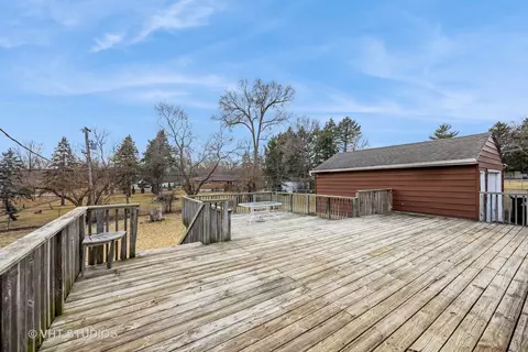 Exterior - 5217 W Beach Ave, Mchenry, IL 60050 photo 2 of 5