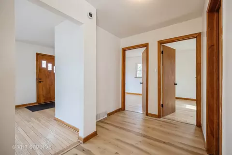 Entry Way - 5217 W Beach Ave, Mchenry, IL 60050 photo 1 of 1
