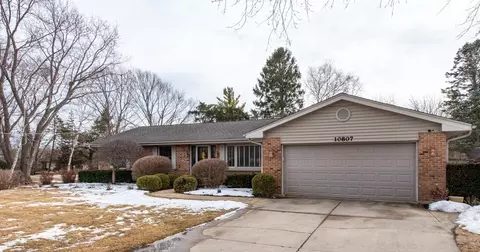 10807 W Fairbanks Ave W, Beach Park, IL 60099