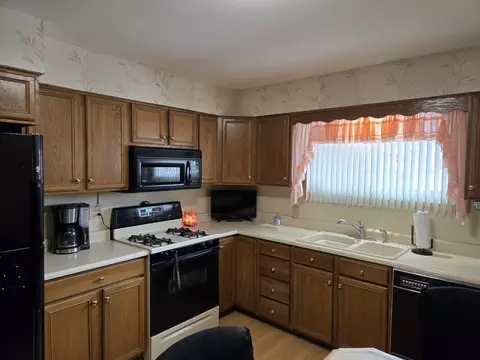15251 Ridgeway Ave, Midlothian, IL 60445 photo 11