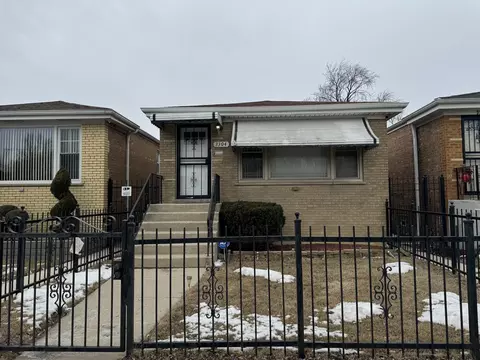 3304 W Columbus Ave, Chicago, IL 60652