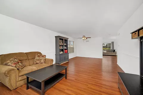 Living - 305 Switchgrass Dr, Minooka, IL 60447 photo 4 of 4