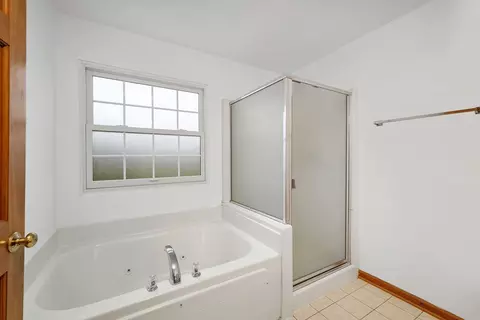 Bath - 305 Switchgrass Dr, Minooka, IL 60447 photo 2 of 4